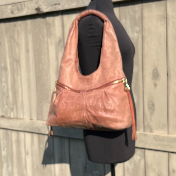 Aimee Kestenberg large Satchel Shoulder Bag soft leather, lots of zip peach - Picture 6 of 6